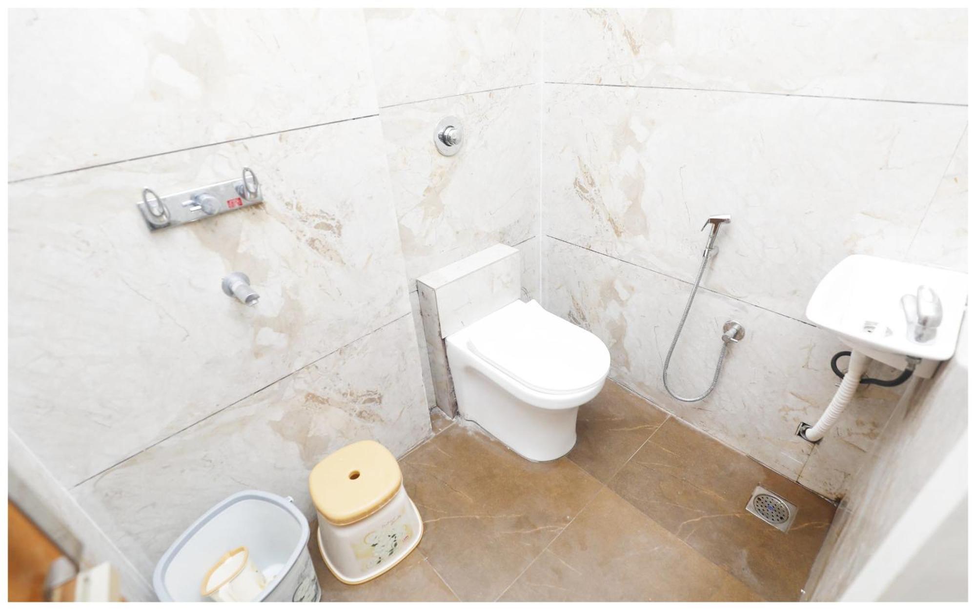 Premium Hotel Ujjain - G A R I M A - Near Mahakal Temple And Rivar - Railway Station - Hygiene & Spacious Room - With Wifi- And Parking Facilities - Best Hotel In Uddzsaín Kültér fotó