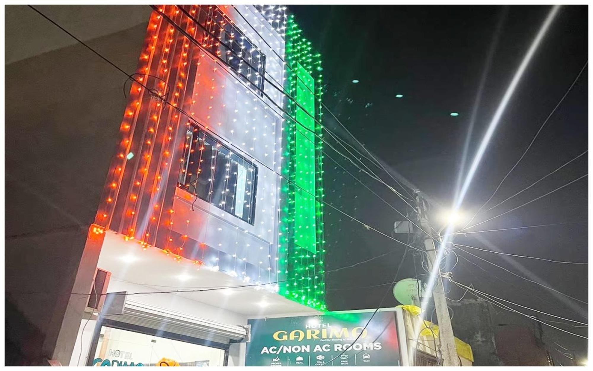 Premium Hotel Ujjain - G A R I M A - Near Mahakal Temple And Rivar - Railway Station - Hygiene & Spacious Room - With Wifi- And Parking Facilities - Best Hotel In Uddzsaín Kültér fotó